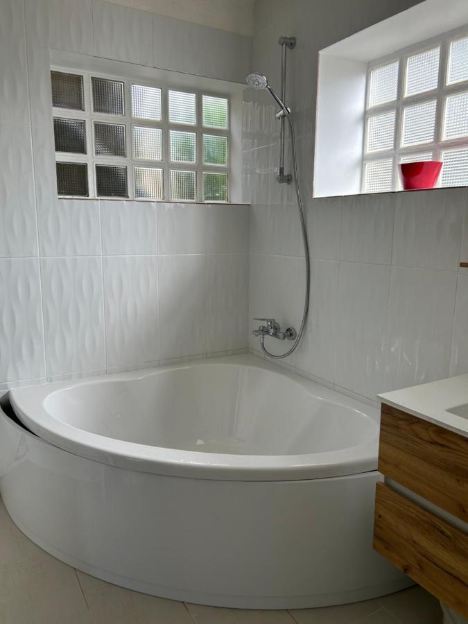 Gite Independant En Duplex Proche Mer Cote De Granit Rose Pleubian Exterior foto