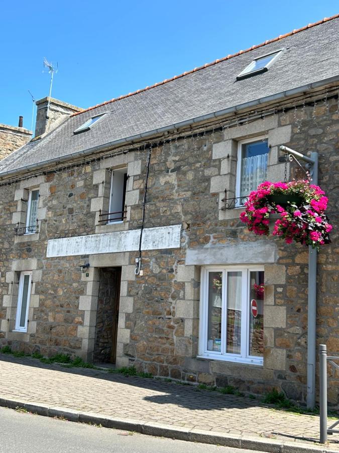 Gite Independant En Duplex Proche Mer Cote De Granit Rose Pleubian Exterior foto